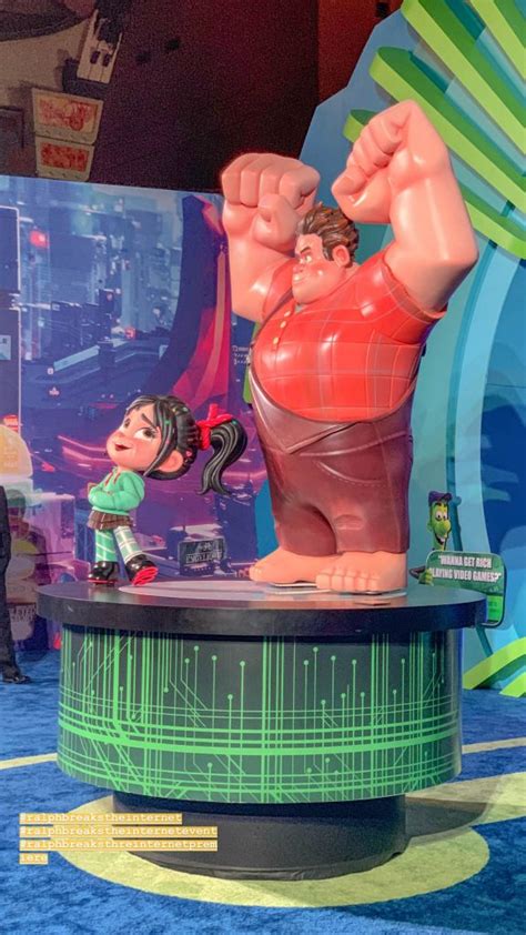 Reilly) and vanellope (sarah silverman) enter the internet, money comes into the picture. Ralph Breaks The Internet Premiere | Blue Carpet Fun ...