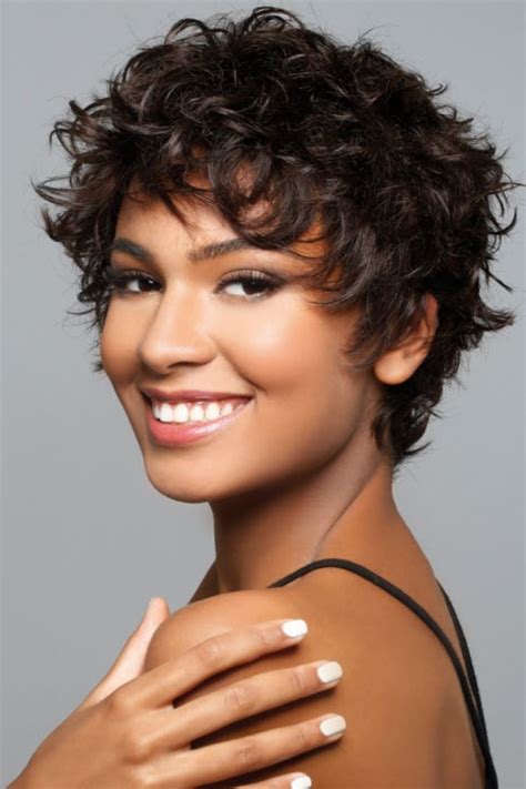 Natural Short Curly Hairstyles For Round Face Short Curly Hairstyles