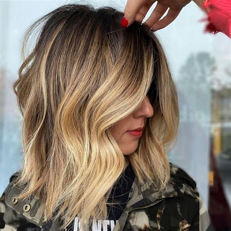 Low Maintenance Blonde Bob With Root Smudge Blonde Hair With Roots Brunette Hair With