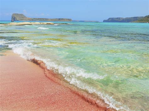 The Most Beautiful Pink Sand Beaches In The World Beaches In The