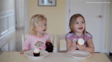 Sisters Have Adorable Reaction To Learning Gender Of New Sibling Youtube