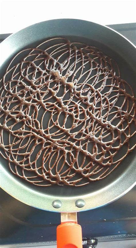 Tambahkan margarin lalu tumis pisang hingga berubah warna. Food, Lifestyle, Education, Parenting, DIY | CaraResepi