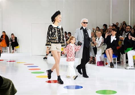 Chanel Shows Cruise Collection In Seoul Video