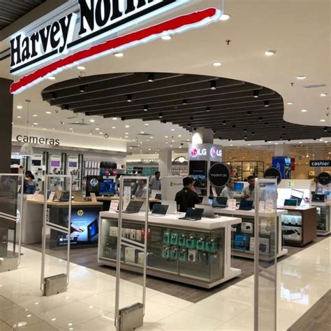 Located in bayan lepas, the building was completed in early july 2006 and was opened to the public in december 2006. Harvey Norman Queensbay Superstore翻新后引来盛大开幕21/6 - 23/6