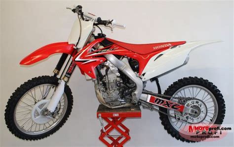 And for 2005, our engineers upgraded it everywhere, increasing power and suspension — while making it even lighter! Honda CRF250R 2010 Specs and Photos