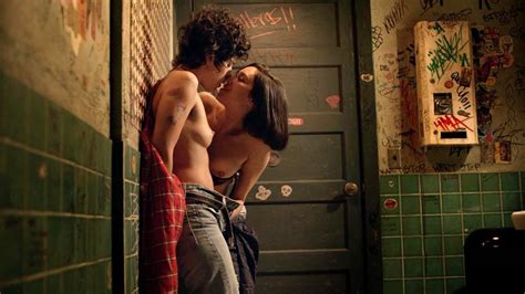 Mishel Prada And Roberta Colindrez Lesbian Sex Scene From Vida Scrolller Hot Sex Picture