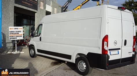 Noleggio Furgone Opel Movano Passo Lungo A Fontanelle Ampio Vano Di Carico Design Rinnovato