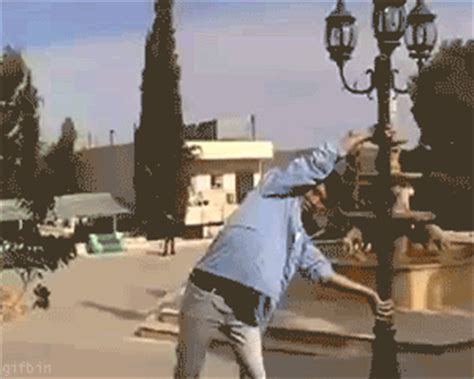 Gifs That Prove People Falling Is Funny 40 Gifs