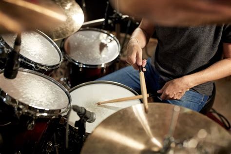 Learn How To Play The Drums A Step By Step Tutorial For Beginner