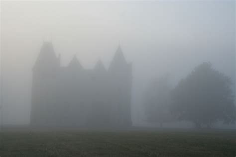 Foggy Castle Pictures Download Free Images On Unsplash