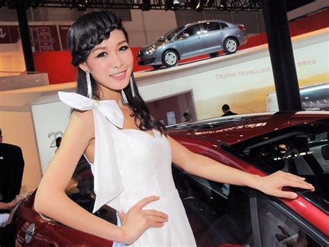 Girls At The 2012 Beijing Auto Show In Pictures