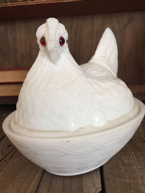 Vintage Atterbury White Milk Glass Large Hen On Nest Farmhouse And