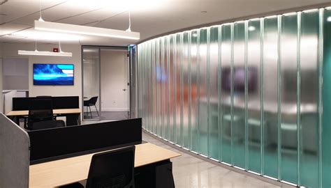 Flighthub Office Curved Walls Bendheim Channel Glass Project