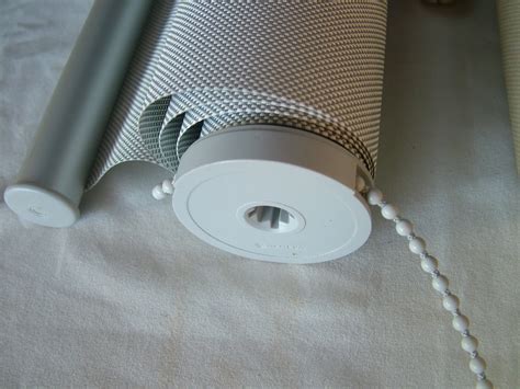 How to fix broken blinds that won't go down. Roller blind won't go up and down straight. How to fix ...