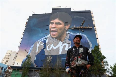 Giant New Mural Celebrates ‘warrior’ Maradona In Buenos Aires Malay Mail