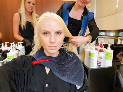 How To Go Platinum Blonde 7 Tips To Dyeing Your Hair Without Damaging It