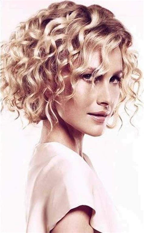 141 Easy To Achieve And Trendy Short Curly Hairstyles For 2019 Curly Hair Photos Bob Haircut