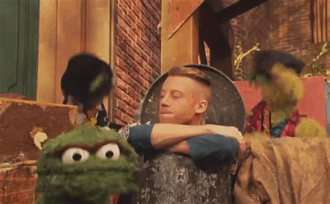 macklemore raps a new version of thrift shop with oscar the grouch