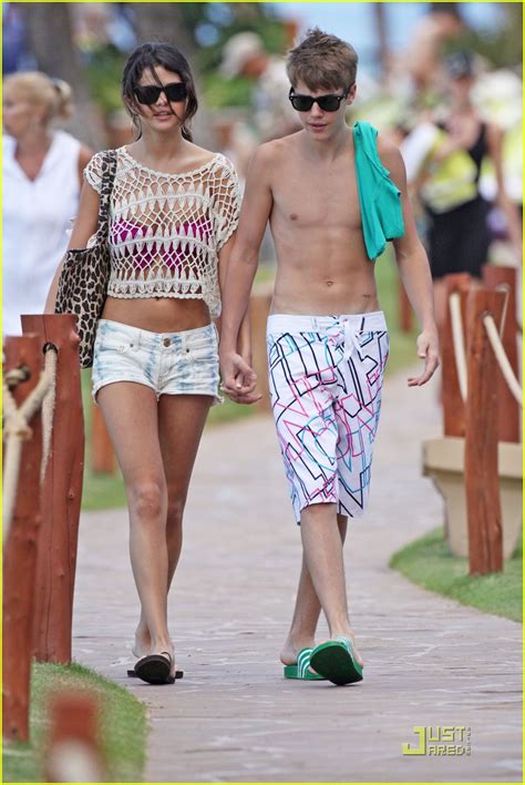 Selena Gomez And Justin Bieber Pda Pair Photo 2547526 Bikini Justin Bieber Selena Gomez