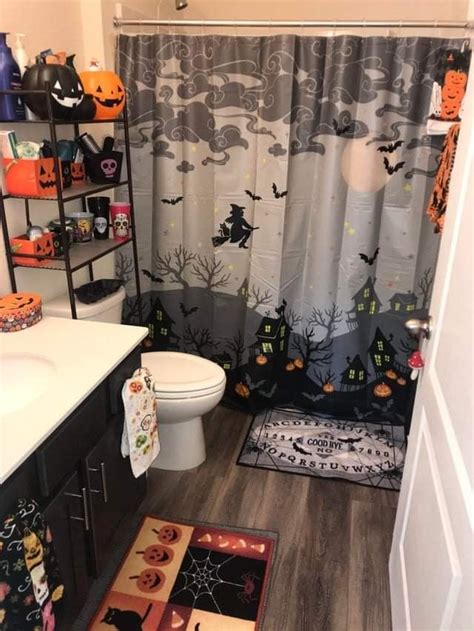 Not just useful for halloween decor, skull bathroom accessories can be used to add a really prevalent gothic theme to your room. Pin by Shannon Guenthner on Halloween/Fall Decorations ...