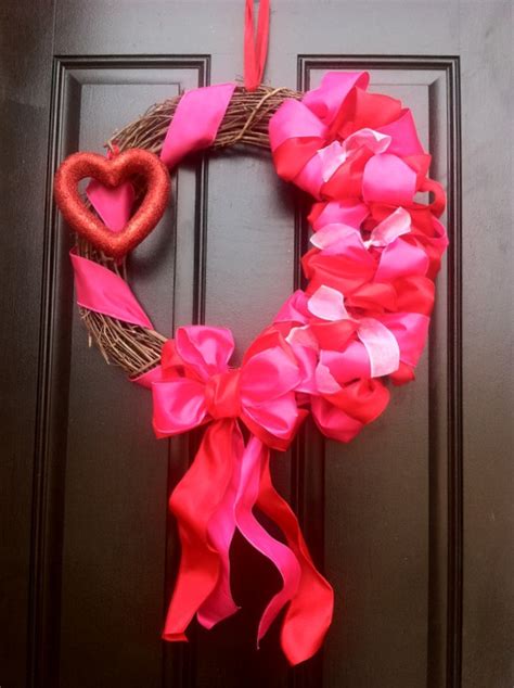 Looking for the perfect wreath for valentine's day? 30 Amazing Wreath Ideas For Valentine's Day