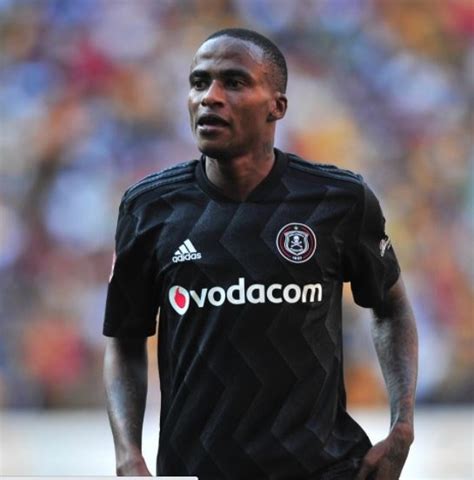 Thembinkosi lorch seen washing natasha's underwear ? THEMBINKOSI LORCH RELEASED ON BAIL!