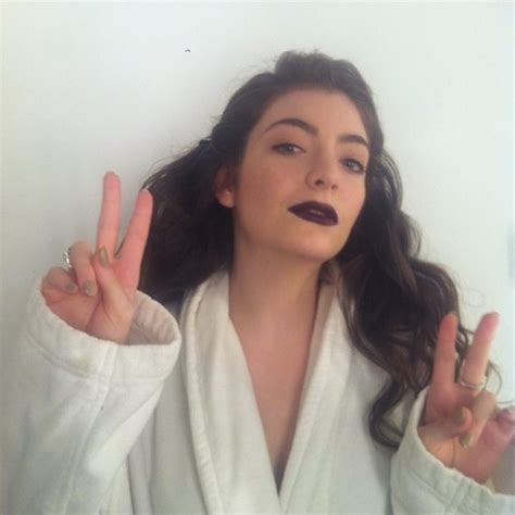 Lorde Sexy Selfies 27 Photos The Fappening