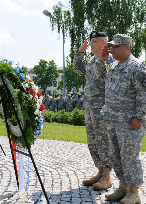 Grafenwoehr Honors Fallen Soldiers During Wreath Laying