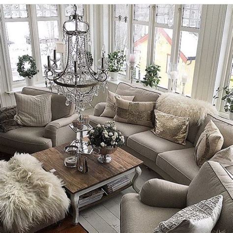 Diy room decor thats vintage and rustic inspired. Enjoy this Shabby Living Room #shabby #livingroom | Rustic ...