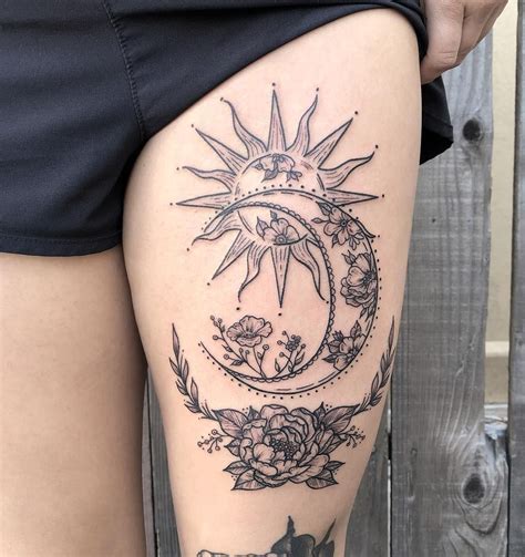 Sun and moon tattoos represent a classic example of adding meaningfulness to eye catching and attractive designs and tattoo lovers can ask for nothing more. ornamental sun and moon tattoo © HAYLEY 💉Tattoos 💓☀ 🌙💓 ☀🌙💓 | Tattoos, Body art tattoos ...