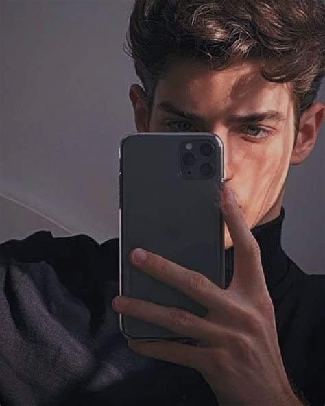 Manurios Iphone Selfie Mirror Tubuh Pria Pria Tampan Foto Teman