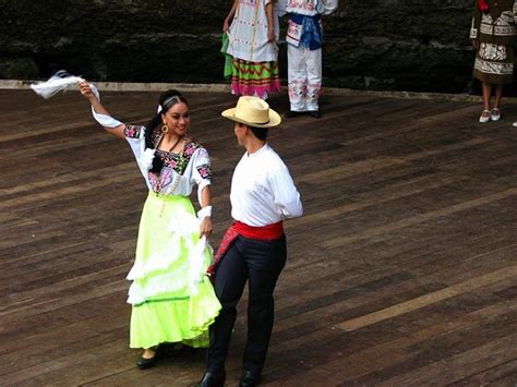 Campeche Ballet Folclorico México