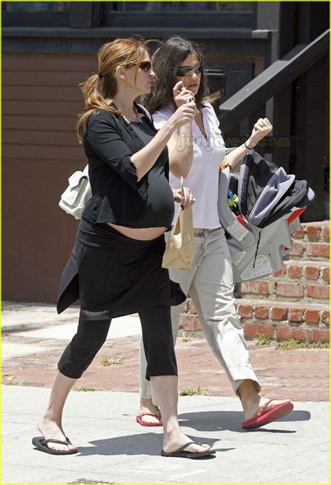 Julia Roberts Bares Her Belly Photo 440741 Photos Just Jared Celebrity News And Gossip