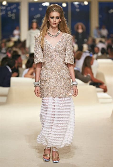 Chanel Cruise 2015 Runway Show Photos