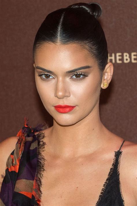 10 Chic Ways To Wear A Middle Part Kendall Jenner Hair Jenner Hair Slick Hairstyles