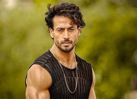 Bh Hangout Tiger Shroff Clarifies Relationship Status With A Cheeky