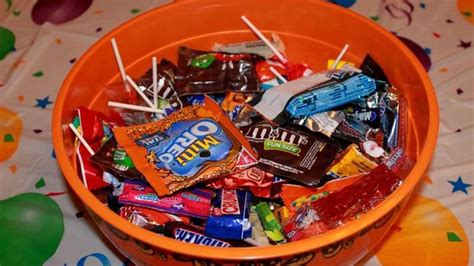 Study Trick Or Treating Halloween Candy Poses Minimal But Not Zero