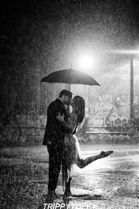 How Make Your Relationship A Perfect One Rain Photography Kissing In The Rain Urban