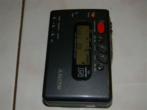 Sony Walkman Dat Digital Audio Tape Recorder Tcd D7 For Sale Online Ebay
