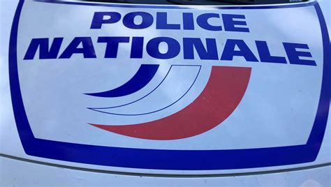 Nantes Ivre Il Exhibe Son Sexe Et Se Masturbe Devant Des Filles Dans Le Tramway France Bleu