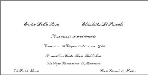 Partecipazioni matrimonio con fiori stile acquerello, inviti sposi fiori originali ed unici, semplici e con colori verdi in cartoncino avorio di notevole impatto estetico e dal design moderno con font nuovissimi. Partecipazione