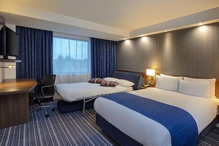 In a fantastic location, the holiday inn express heathrow t5 is close to the motorway and just a 15 minute drive from legoland! Holiday Inn Express Heathrow Terminal 5 With Free Breakfast