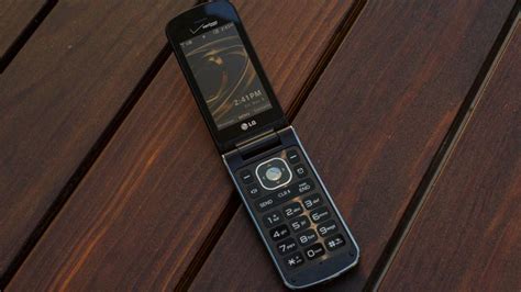 Lg Exalt Flip Phone Available For 7999 Cnet