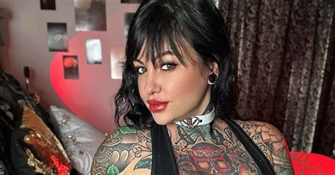Tattoo Model Dubbed Sexiest Girl In The World After Stripping To Undies In Racy Bedroom Snaps