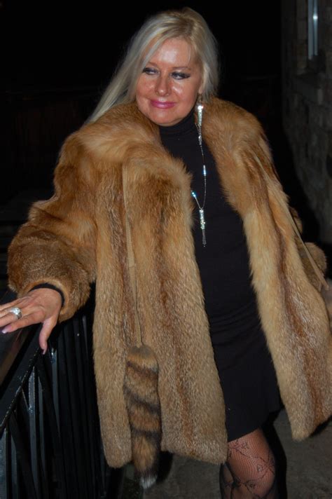 pin by furlover voin22 on fur barynya 2 fur coats women fur fashion fur coat