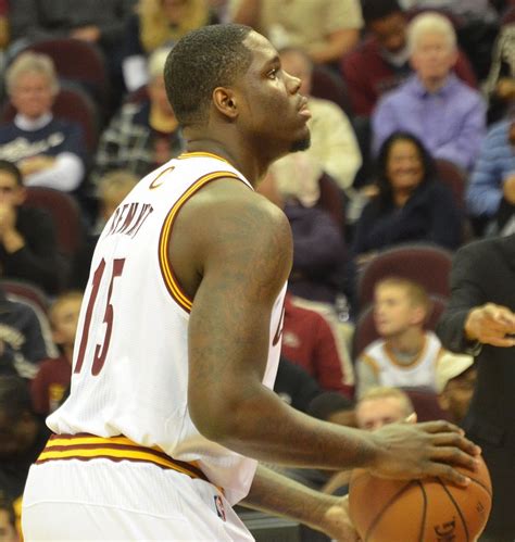 Nba Anthony Bennett Former Number 1 Pick Waived By Toronto Raptors