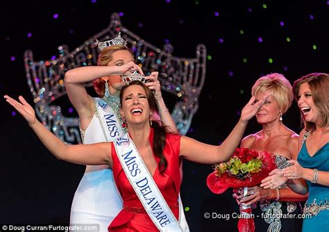 Amanda Longacre The Dethroned Miss Delaware Stripped Of Title Sues For 3m Daily Mail Online