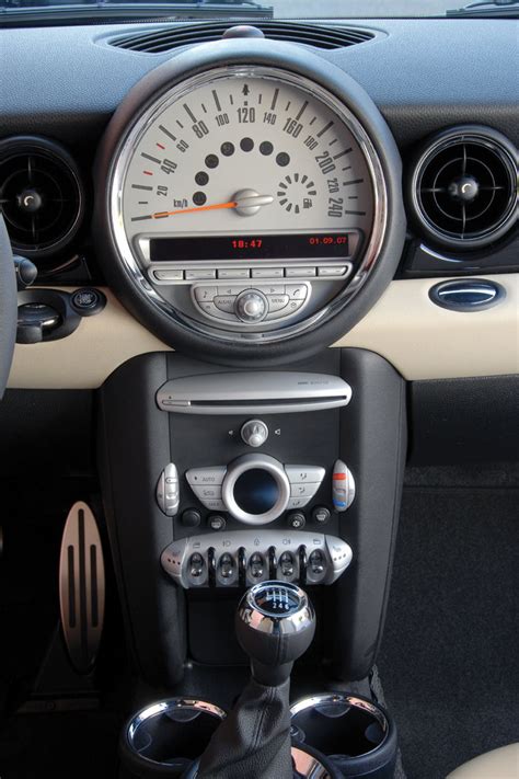 2008 Mini Cooper S Clubman Dashboard Picture Pic Image