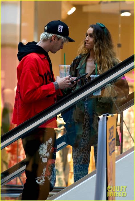 Machine Gun Kelly Shares Kiss With New Girlfriend Sommer Ray In Public