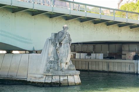 Beautiful Statue Of Pont Des Invalides Bridge Stock Image Image Of